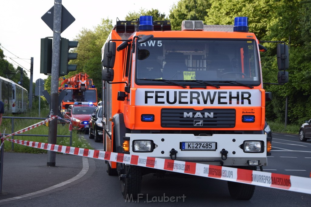 TLF 4 umgestuerzt Koeln Bocklemuend Ollenhauer Ring Militaerringstr P053.JPG - Miklos Laubert